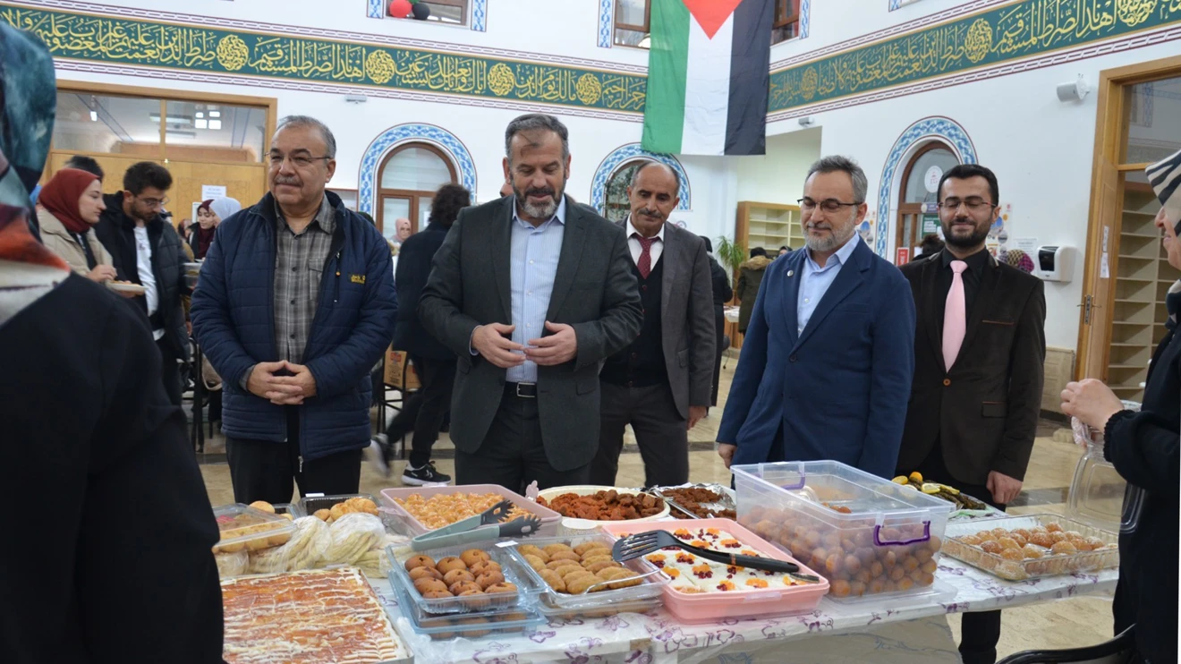 Selçuk Üniversitesinde Filistin’e Destek Çarşısı açıldı